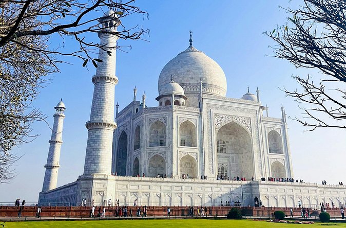 2-Day Tour to Taj Mahal and Agra from Chennai with Both Side Commercial Flights - Shopping at Carpet House Agra: crafts, inlay work, and buying without stress