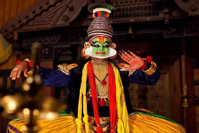 5 Days Kerala Tour Package With 4 Star Stays & Private Houseboat - Day 1: Cheeyappara Waterfalls and the Spice Lesson in Anachal