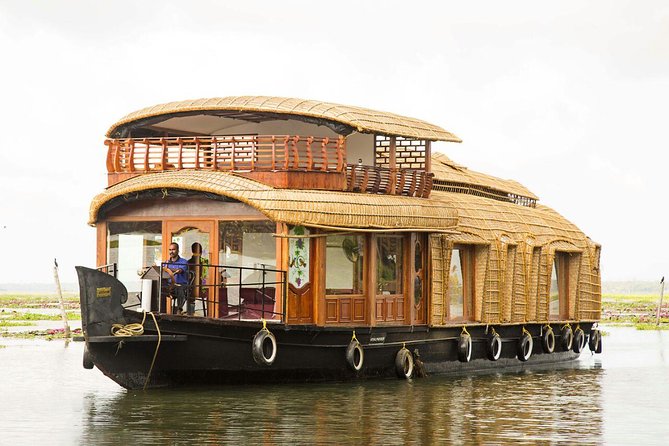 6hrs Alleppey Houseboat Tour-Serene Canals, Local Life & Food. - Lunch time on a moving houseboat, then Muttel Thod to the canal system