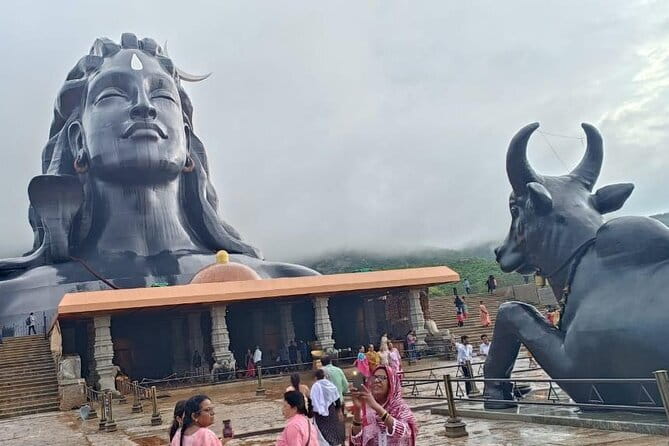 A Spiritual Day Trip to Vidurashwatha, Lepakshi & Adiyogi Statue - Morning Logistics: Pickup, Timing, and the Footwear Reality