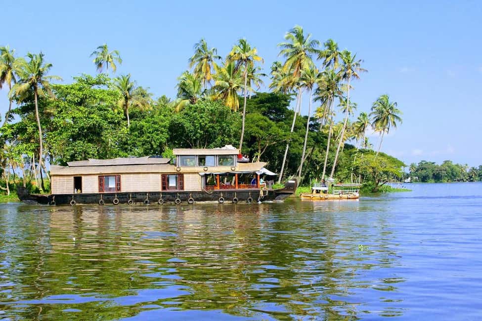 Aleppey Houseboat backwater Day Tour with Lunch and pickup - From Kochi to Alleppey: the AC drive that sets the tone