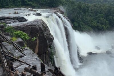 Athirappilly Waterfalls Day Trip from Kochi with Transfers - Athirappilly Waterfalls: what you do with your ~2 hours there