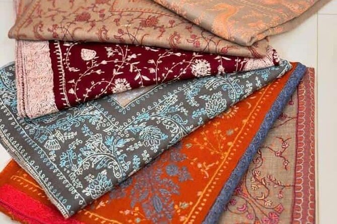 Authentic Shopping Experience in Bangalore for Souvenirs & Gifts - Cottage Industries Exposition Limited (CIE): a concentrated look at Kashmir crafts