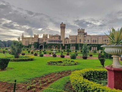 Bangalore City Tour: Lalbagh, Tipu Palace & Bull Temple - Pickup in an AC car, then a guided day that stays on script