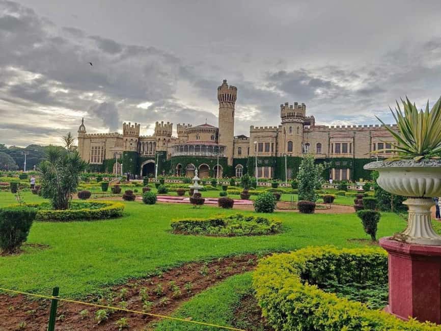 Bangalore City Tour: Lalbagh, Tipu Palace & Bull Temple - Pickup in an AC car, then a guided day that stays on script