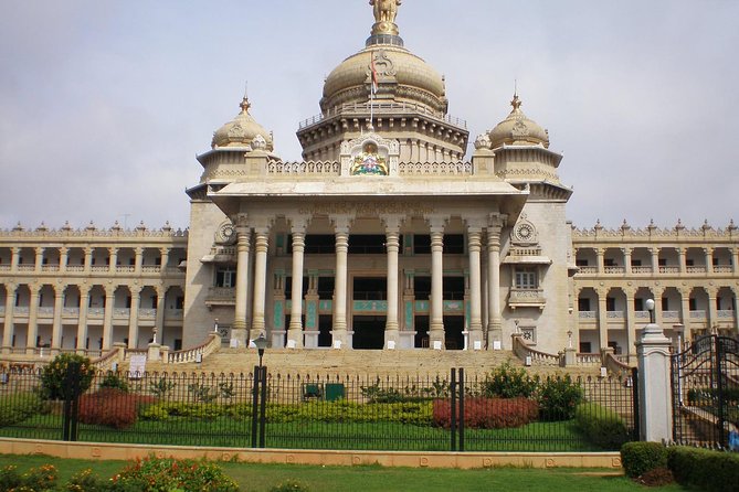 Bangalore City Tour (Lunch, Pick up & drop at hotel) - Vidhana Soudha, Attara Kacheri, and the red-copper court buildings