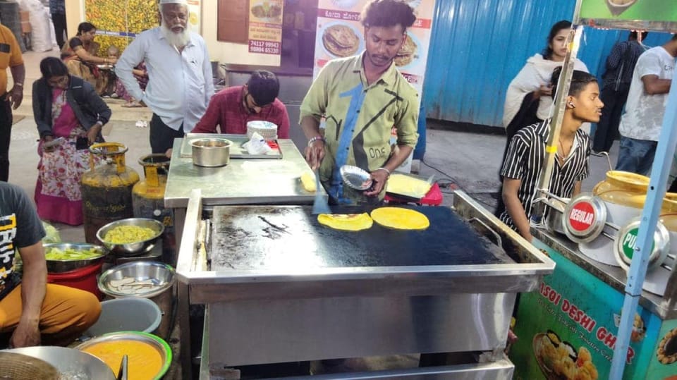 Bangalore- Food street walk and market visit in evening - Guides like Jai and Vignesh: how the tour stays friendly and useful