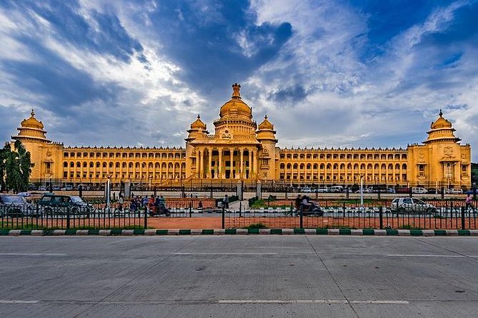 Bangalore Full Day Sightseeing in Private Cab - Private air-conditioned cab: the real value in Bengaluru