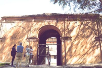Bangalore Heritage Walk - Private Walking tour - Bangalore Fort: City Defense and a British–Tipu Story