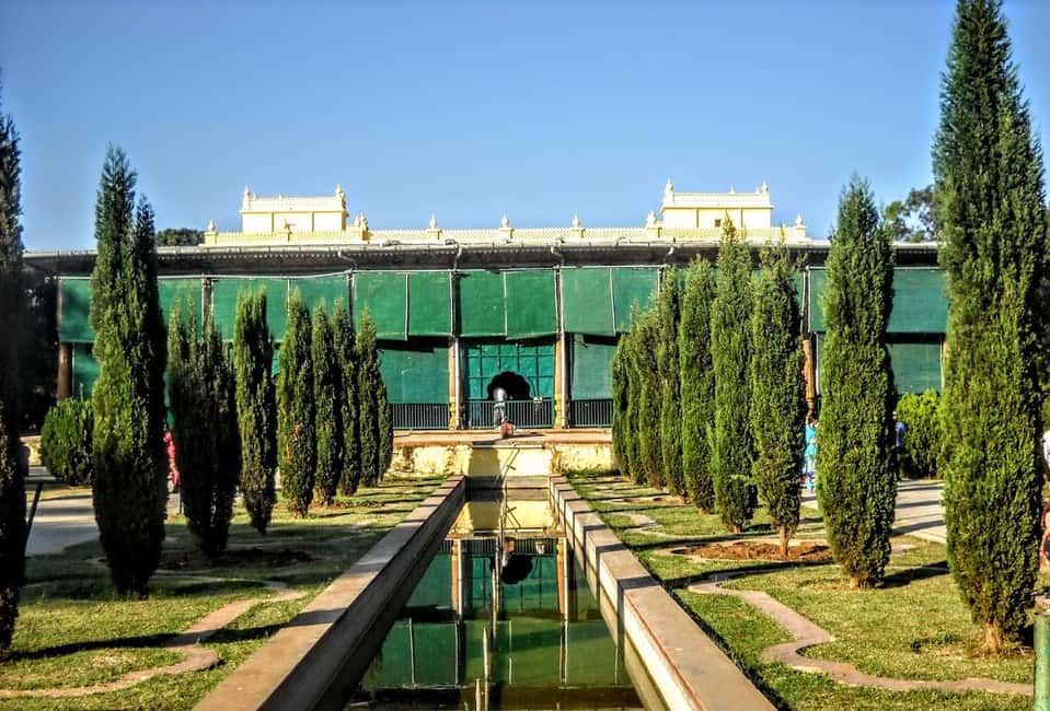 Bangalore: Mysore Full-day Private Tour with Guide and Lunch - Mysore Palace: Indo-Saracenic splendor you can read with a guide