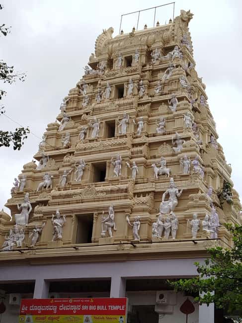 Bangalore Walking Tour KR Flower Market,Fort,Tippu palace - Key things you’ll notice on this Bangalore walking route