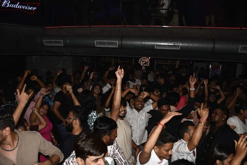 Bangalore:The Original bengaluru pub crawl - Why this Church Street pub crawl feels different
