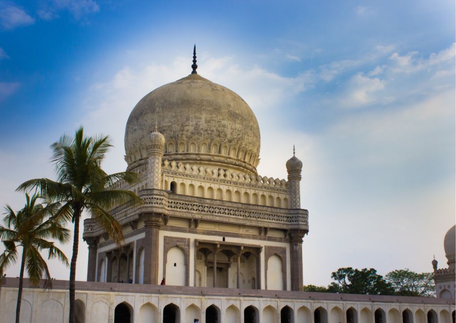 Best of Hyderabad (Guided Halfday City Sightseeing Tour) - Nizam’s Museum (Purani Haveli): gifts, silver jubilee, and court celebration