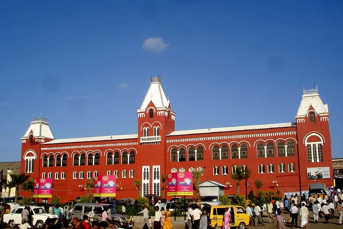 British Architecture Walk in Chennai by Wonder tours - A 3-hour Chennai walk that focuses on buildings you can still use