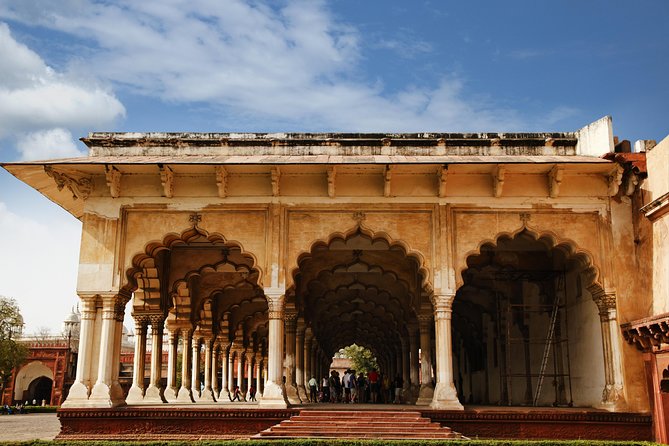 Chennai to Taj Mahal and Agra Same Day Tour with Return Flights - Entering the Taj Mahal: tickets included, guide help, and time management
