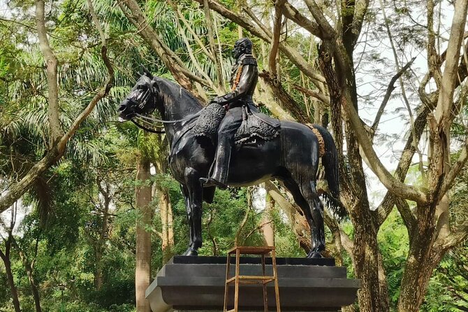 Cubbon Park Walking Tour and Explore Bangalore's Heritage - What the guide actually adds (and why it changes the tour)