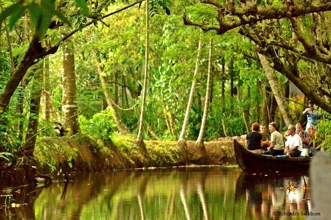 Cultural Tour To Vaikom Village - Village walk: meeting local families and seeing daily life
