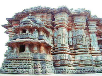 Day Excursion of Belur, Halebeedu & Shravanabelagola - Pickup at 6:30 and the long road out of Bangalore