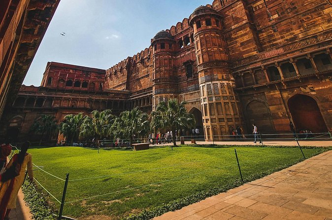 Day Trip to Taj Mahal and Agra from Chennai with Both Side Commercial Flights - Agra Fort: Red Sandstone, Tight Timing, and a Real Risk