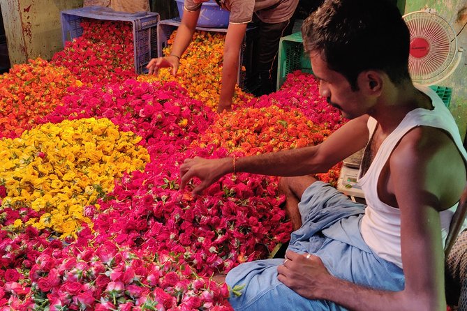 Discover Georgetown: Guided Bazaar Walk Through Vibrant Markets - Getting started at Hotel Saravana Bhavan (and why it matters)