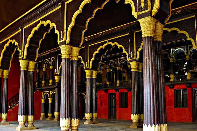 Enchanting Bangalore Full Day Private Tour History Architecture - Tippu Sultan’s Summer Palace and the Nearby Market Push and Pull