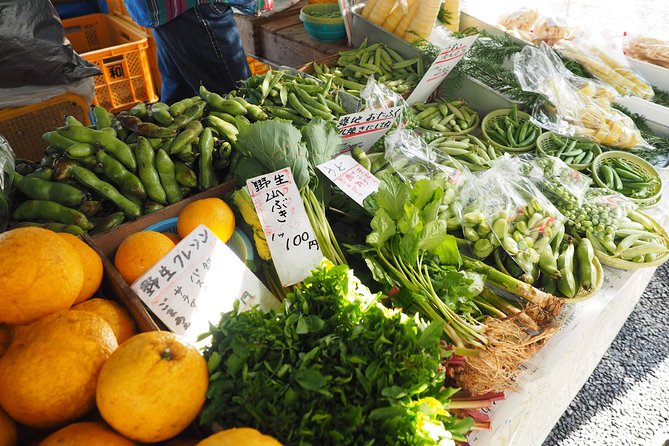 Experience the energy of Kochi: Sunday Market Tour includes Kochi Castle - Logistics that matter: pickup, meeting point, and group size