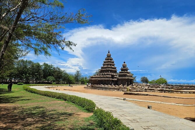 Explore Mahabalipuram & Kanchipuram: A Day Trip from Chennai! - Kanchipuram: Ekambareswarar and Kailasanathar in two temple blocks