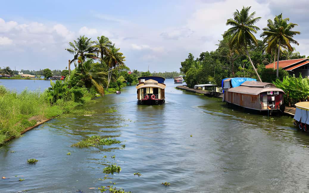 From Cochin: Day Tour of Alleppey houseboat with Lunch - The Cruise Window: Noon to Sunset With Lunch in the Middle