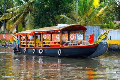 From Cochin Port: Backwater Cruise and Chinese Nets - Cochin Port to Alleppey: the long-ish road that still pays off