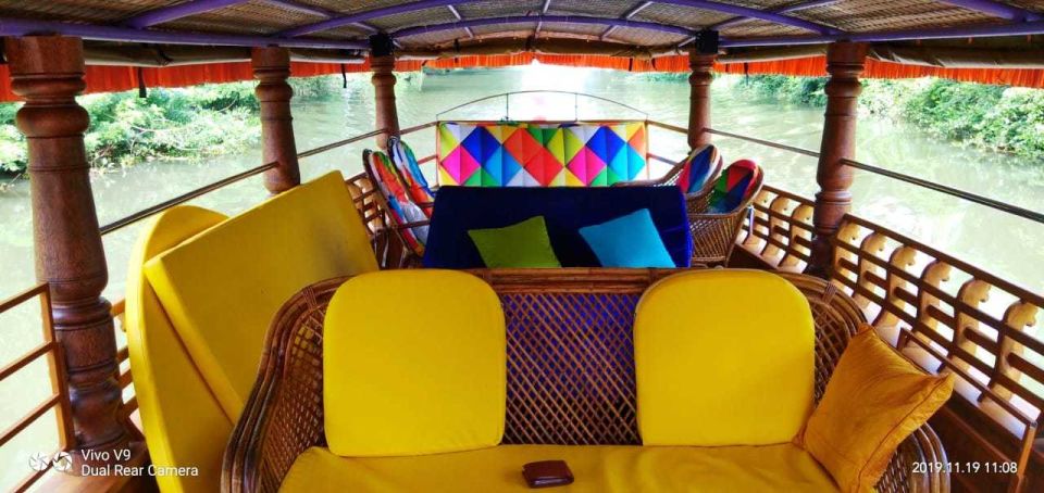 From Cochin Port: Backwater Cruise and Chinese Nets - Vegetarian lunch and tea/coffee: where the tour earns its value