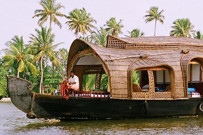 From Cochin Port: Backwaters by Houseboat & Chinese Nets - Houseboat cruise on Kerala backwaters: the slow part you’ll remember