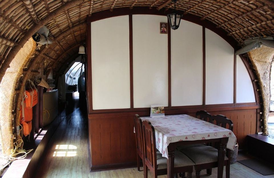 From Kochi: 2-Day 1-Night Alappuzha Private Houseboat Cruise - Price and value: what $375 per group actually buys