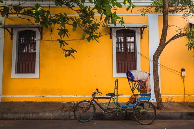 Full Day Guided Tour of Pondicherry with lunch and hotel pickup - Gandhi statue, then the Bay of Bengal promenade walk