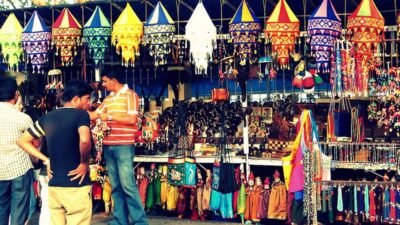 Glimpse of Cochin: Guided Tour - Getting To Mattancherry: Signboards, Blue Umbrellas, and No-AC Vans