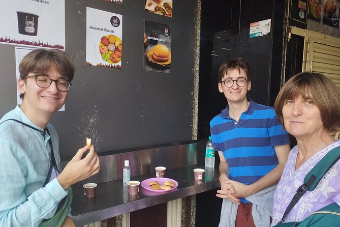 Hyderabad : Evening Street Food Tasting with Guided Old City Tour - Pathergatti Road: stone-built details and the 1911 clue