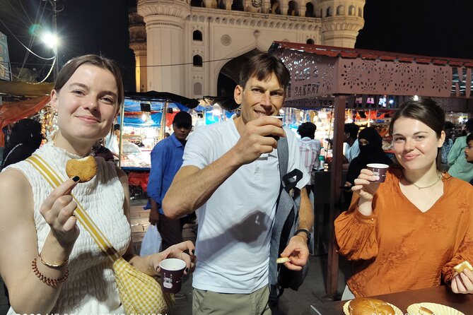 Hyderabad : Evening Street Food Tasting with Guided Old City Tour - Laad Bazaar Road: bangles, souvenirs, and shopping energy