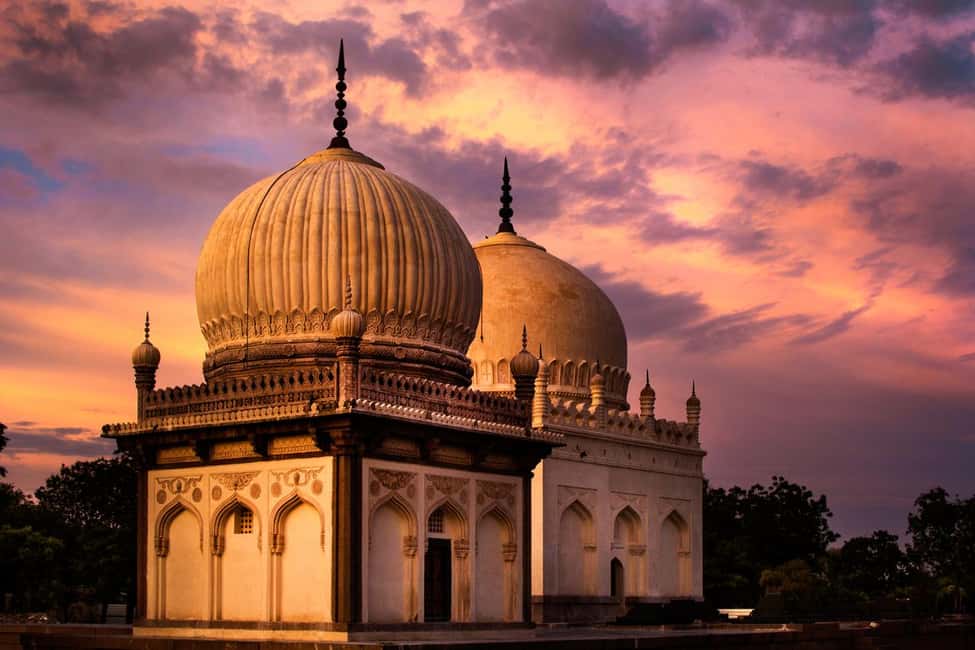 HYDERABAD FULL DAY CITY TOUR - Golconda Fort: the hilltop complex that feels like a time machine