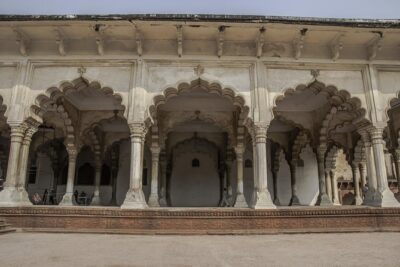 Hyderabad to Taj Mahal and Agra Fort Same Day Tour with Flights - Taj Mahal at 10:00 AM: your guide turns a postcard into a place