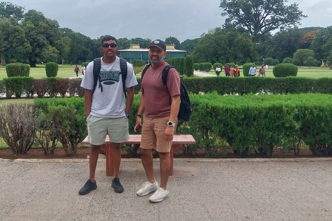 Immersive walk in Mysore by tourism ministry approved company - City Market: bazaar color and everyday Mysore life