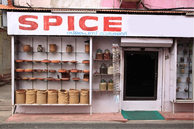 Jewish Town Walk - Kochi (2 Hours Guided Walking Experience) - Group size, guide languages, and pacing for a 2-hour day