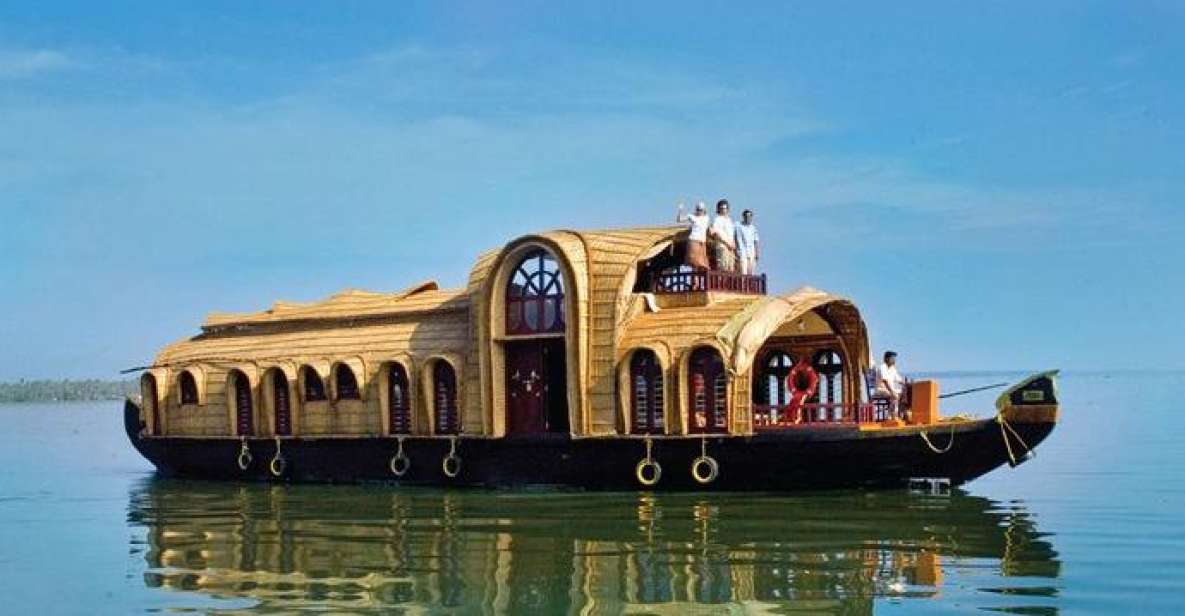 Kerala Houseboat Tour To Alapuzha - The houseboat feel: what luxury means on this kind of cruise