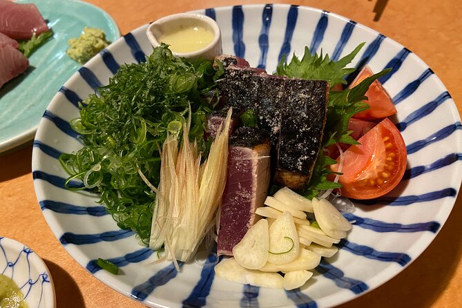 Kochi Castle, Shrine & Hirome Market: Half-Day Guided Tour - Snacks and small inclusions that make a difference