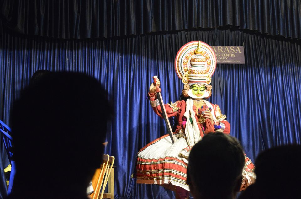 Kochi: Kathakali Evening Dance Show w/ Dinner & Transfer - The show structure: Kelikutto, Todayam, Purapaddu, and the big music sections