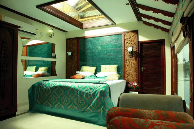 Kochi Private Tour: Overnight Alleppey Backwaters Luxury Houseboat Cruise - From Cochin to Alappuzha: timing, transfers, and the noon boarding moment