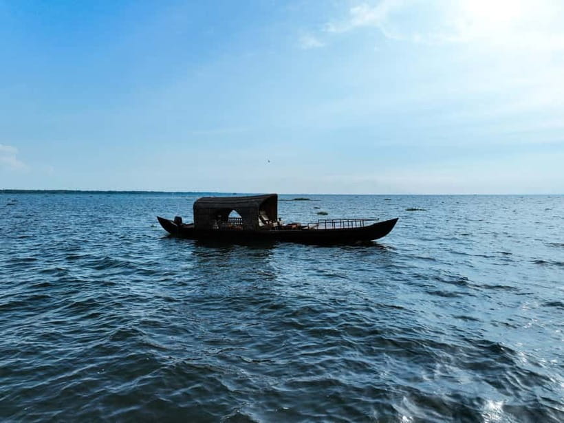 Kumarakom: Sunset Cruise with Village Life and Local Food - Where Kumarakom’s sunset really works: canoe first, city second