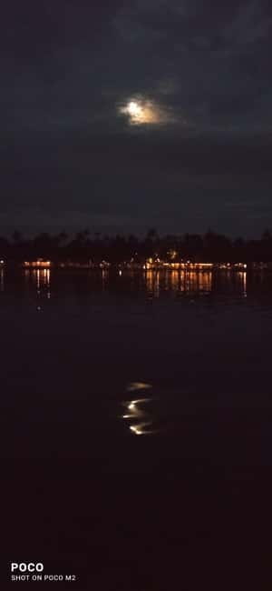 Kumarakom: Sunset Cruise with Village Life and Local Food - Sunset over the open lake: the payoff is the stillness