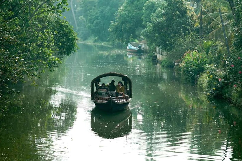 Kumarakom: Sunset Cruise with Village Life and Local Food - Price and value: what $65 buys you in real terms
