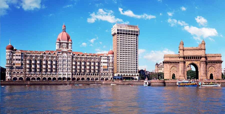 Mumbai Shore Excursion - CST Station and the Local Train: Seeing Mumbai Move