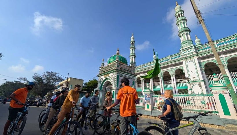 Mysore City Bike Tour Morning 3.5 Hours: Mysore By Cycle - Cycling comfort and safety: geared bikes, helmets, and road sense