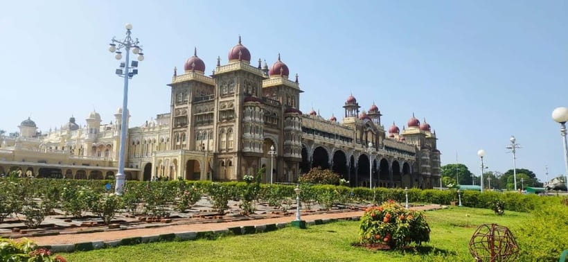Mysore: Palace, Art Gallery & Devaraja Market Walking Tour - Key points that make this tour worth your time